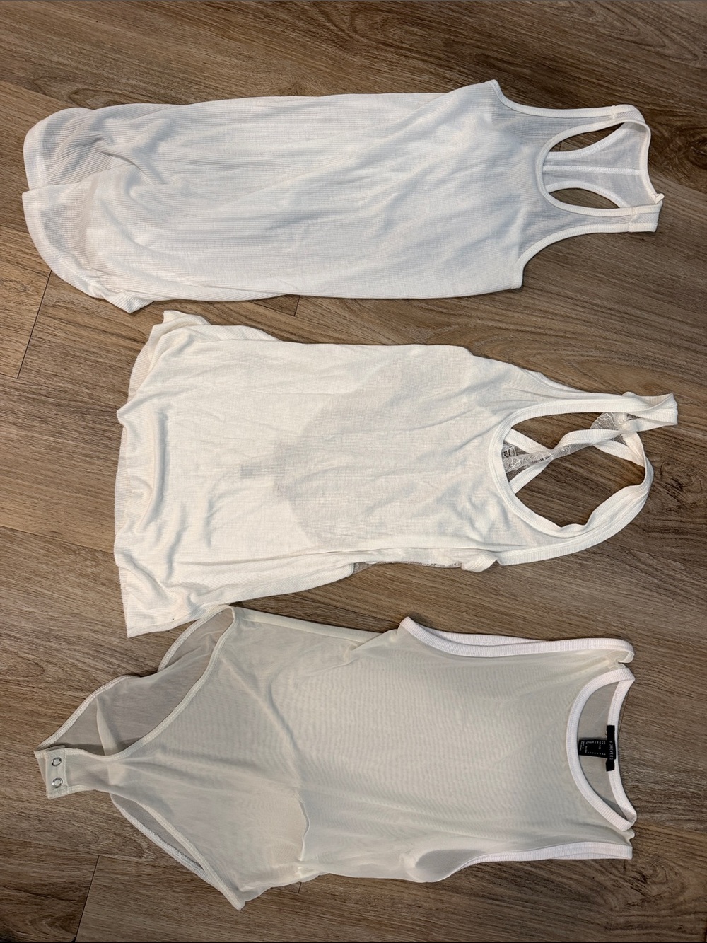 Bundle 3 White/cream tanks